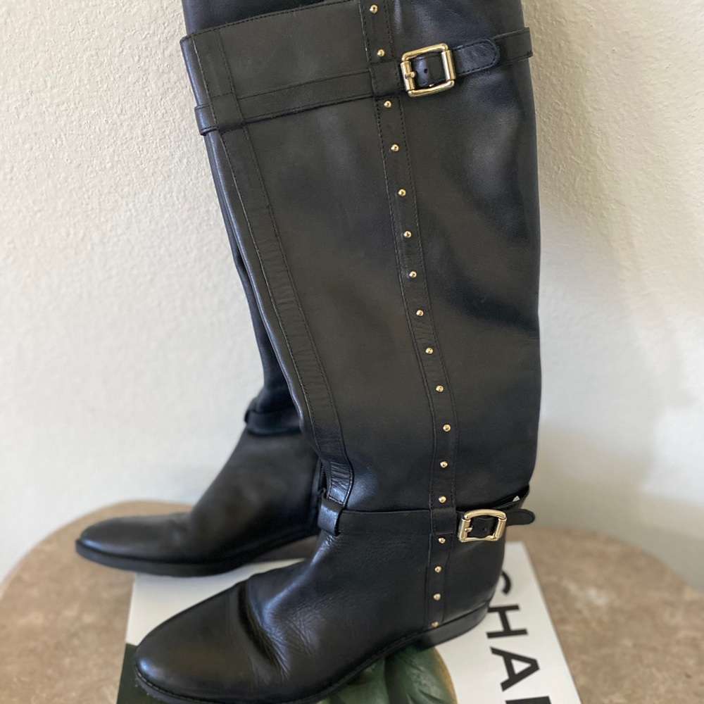 Vince camuto preslen womens boots with gold studds